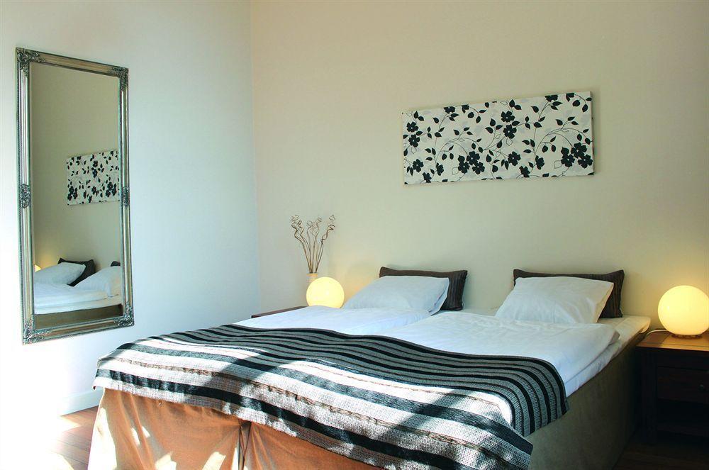 Guesthouse Eleven Hotel Arvika Bagian luar foto