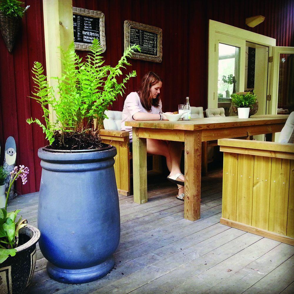 Guesthouse Eleven Hotel Arvika Bagian luar foto